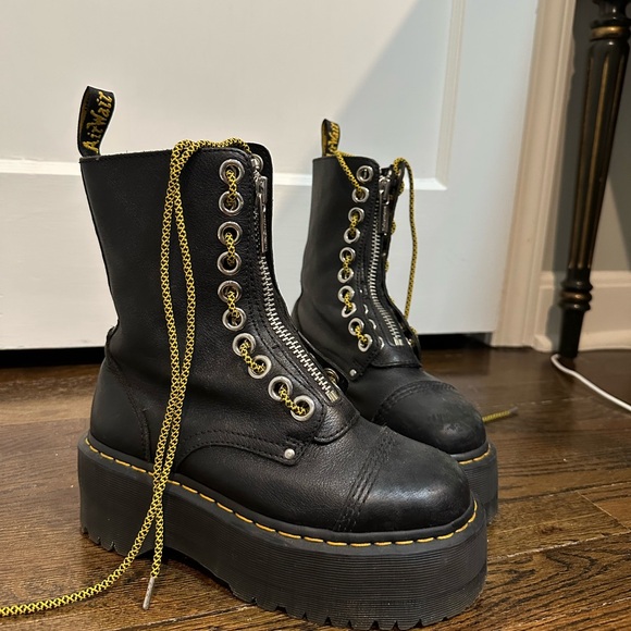 Dr. Martens Jadon II black chunky platform boots - Picture 2 of 6
